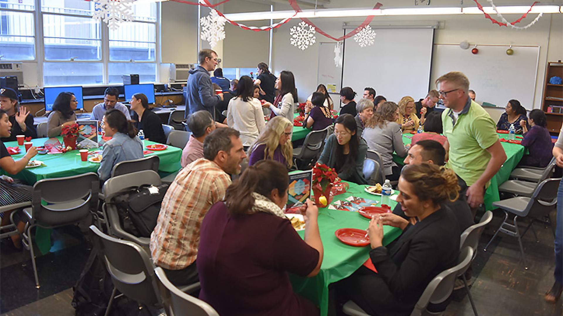 Full house at the December 2017 CSULB BUILD Holiday Faculty Mixer