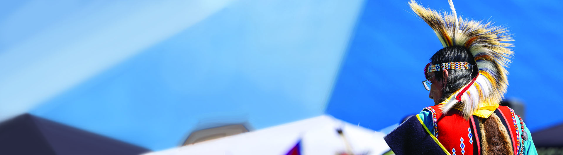 Pawai CSULB di Puvungna Merayakan Kebanggaan dan Budaya Indian Asli