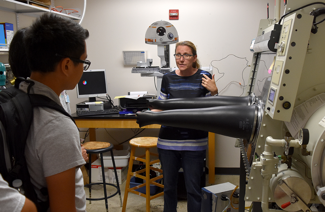 Dr. Liz Jarvo explains some of the equipment in her lab