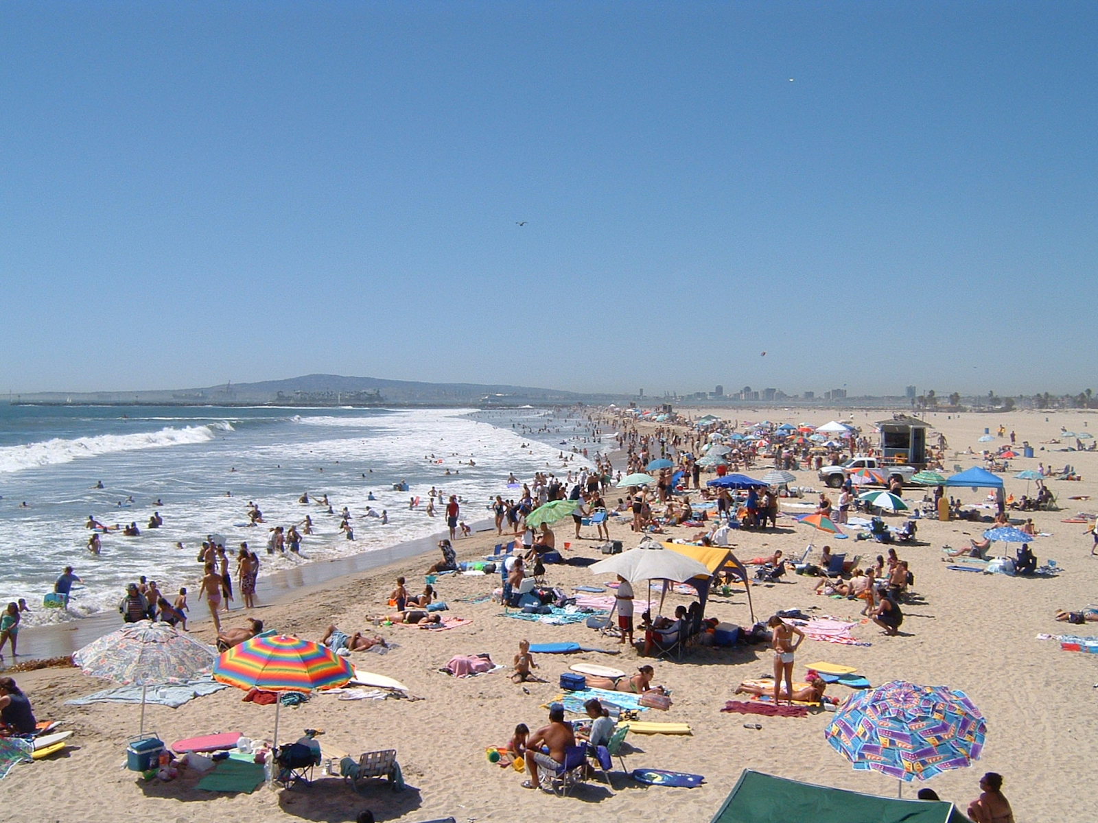 Fig. 4 - crowd on the beach