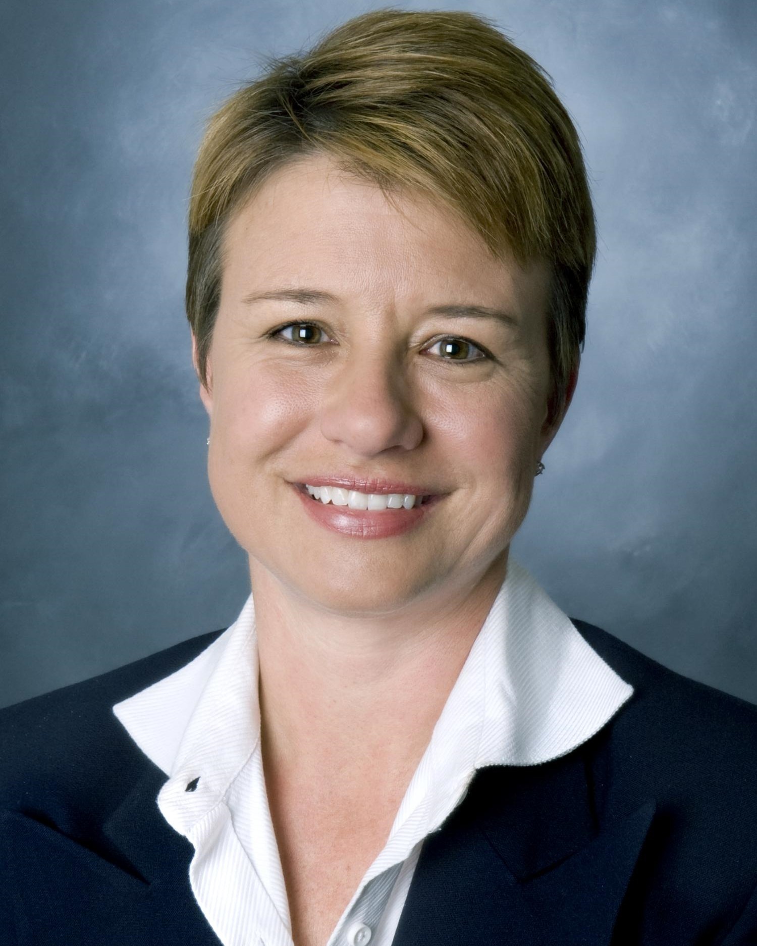 2009_da_education_leslie_c._antosy-flores.jpg Leslie Antosy-Flores