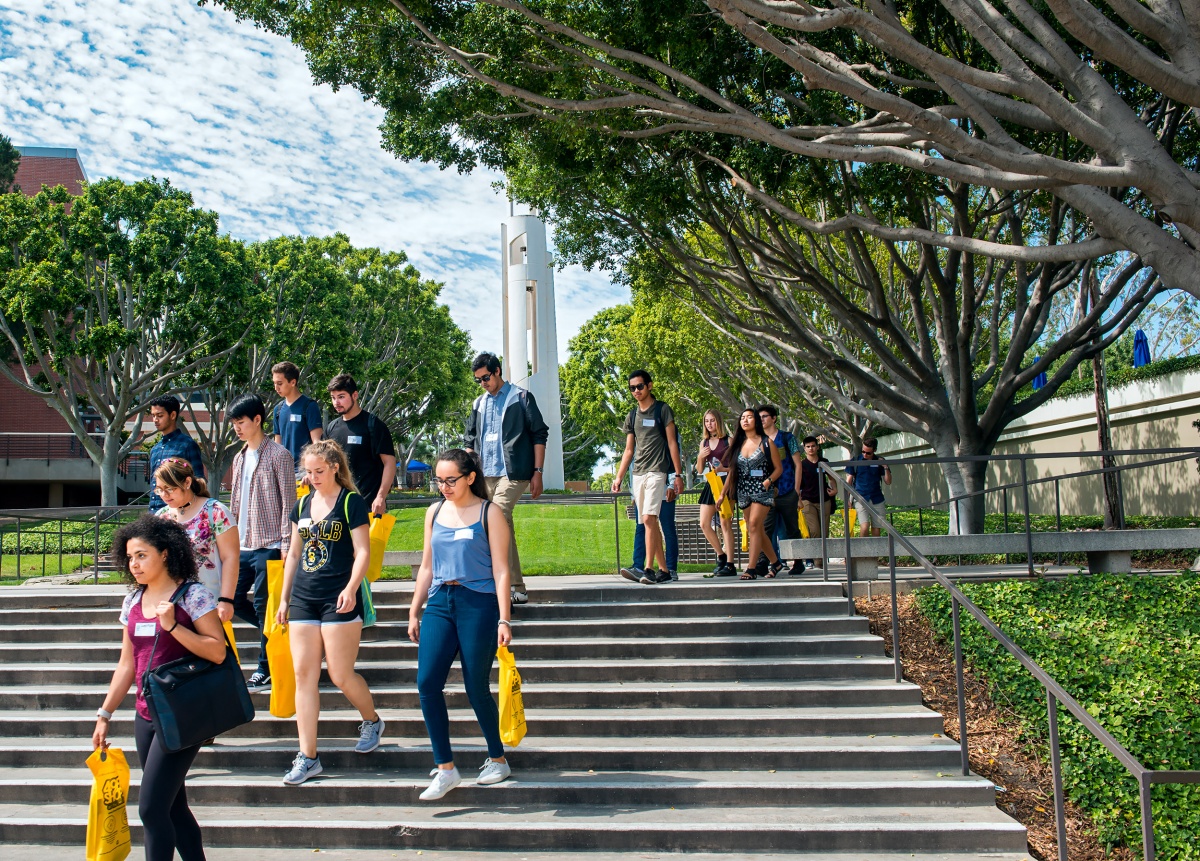 20160621_soar-campus-tour-02_sd.jpg SOAR students tour the campus, bags in tow.