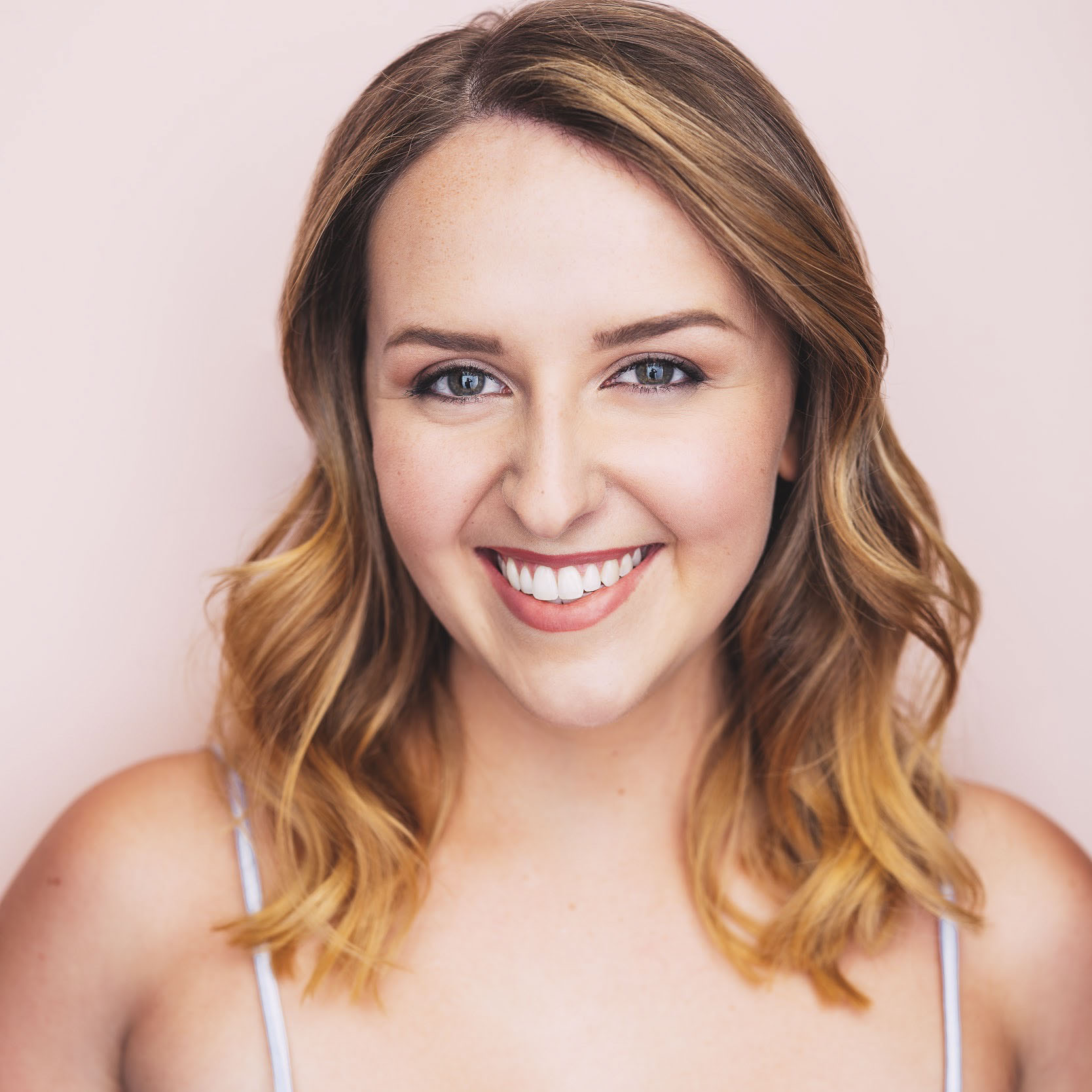 Hannah Hesseltine Headshot