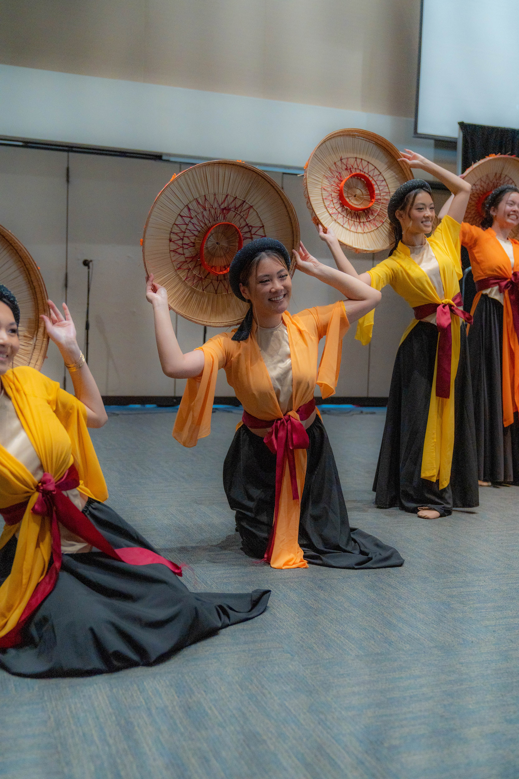 Vietnamese dancers