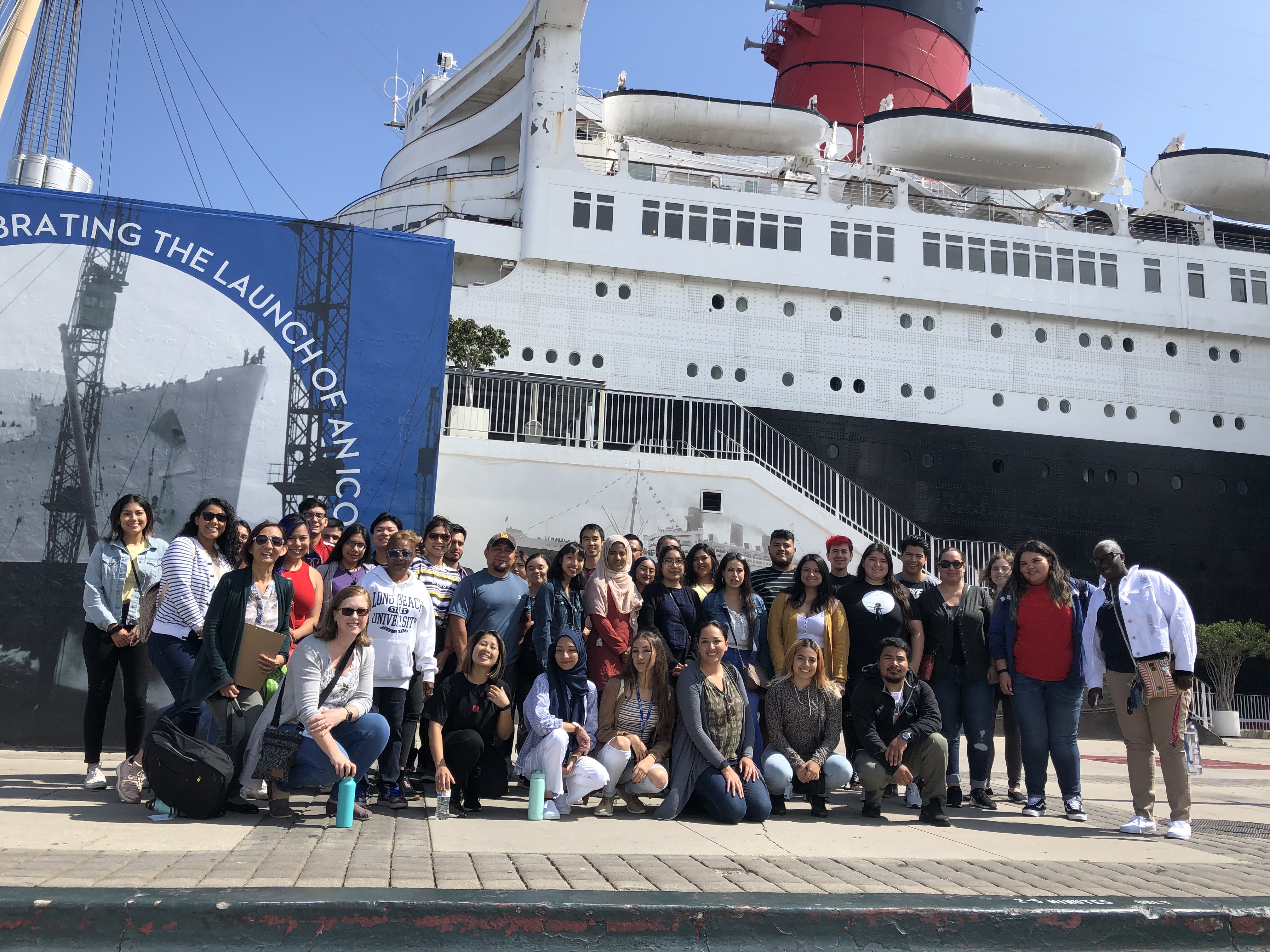 Group photo of SSS students in front of Queen Mary