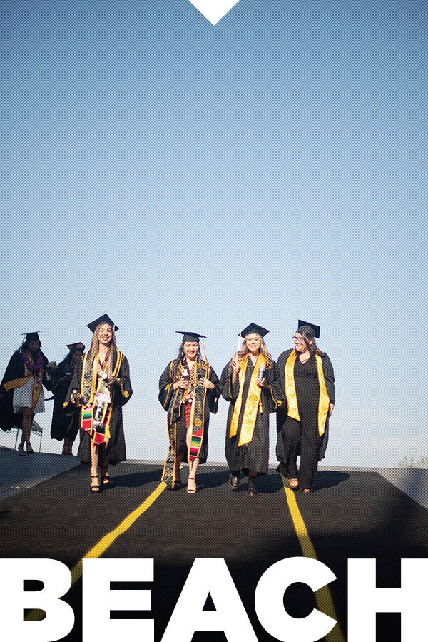 Giving to the Beach: students during commencement