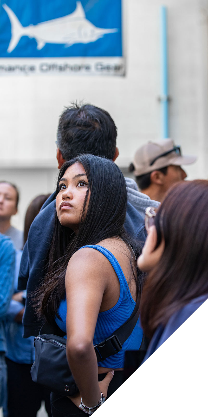 CSULB students visiting campus labs