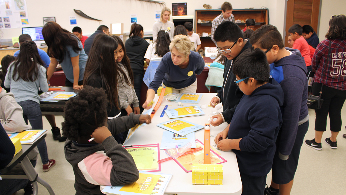 class of young learners visiting the Science Learning Center