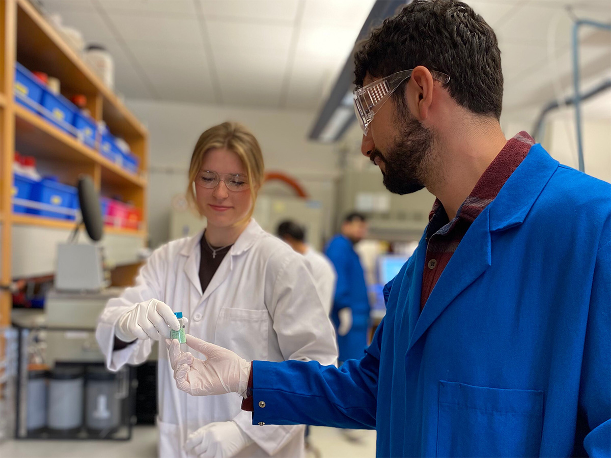 Audrianna Downard and Jason Haddadin in the lab