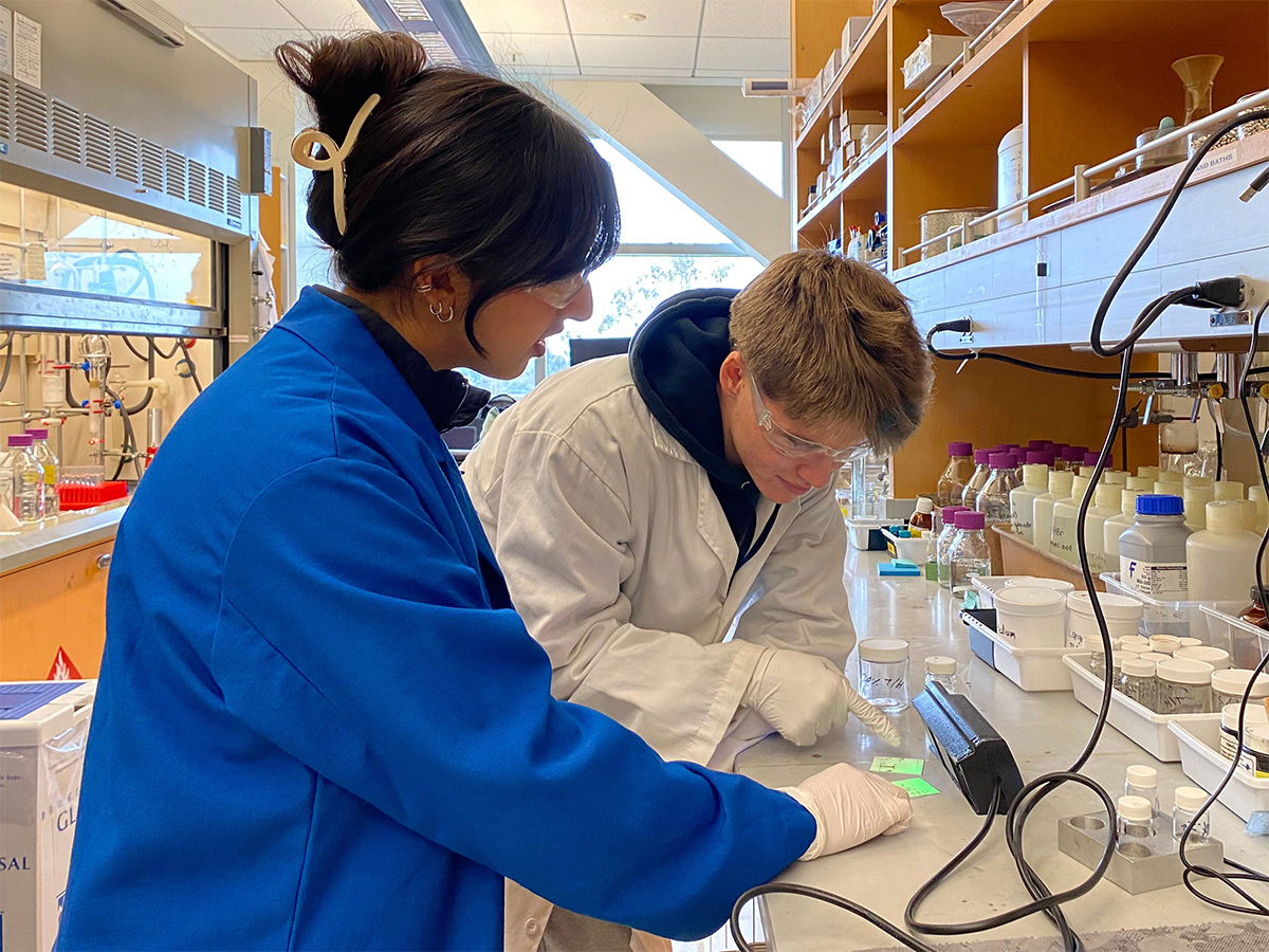 Joy Gavilanes and Kenai Jennings in the lab