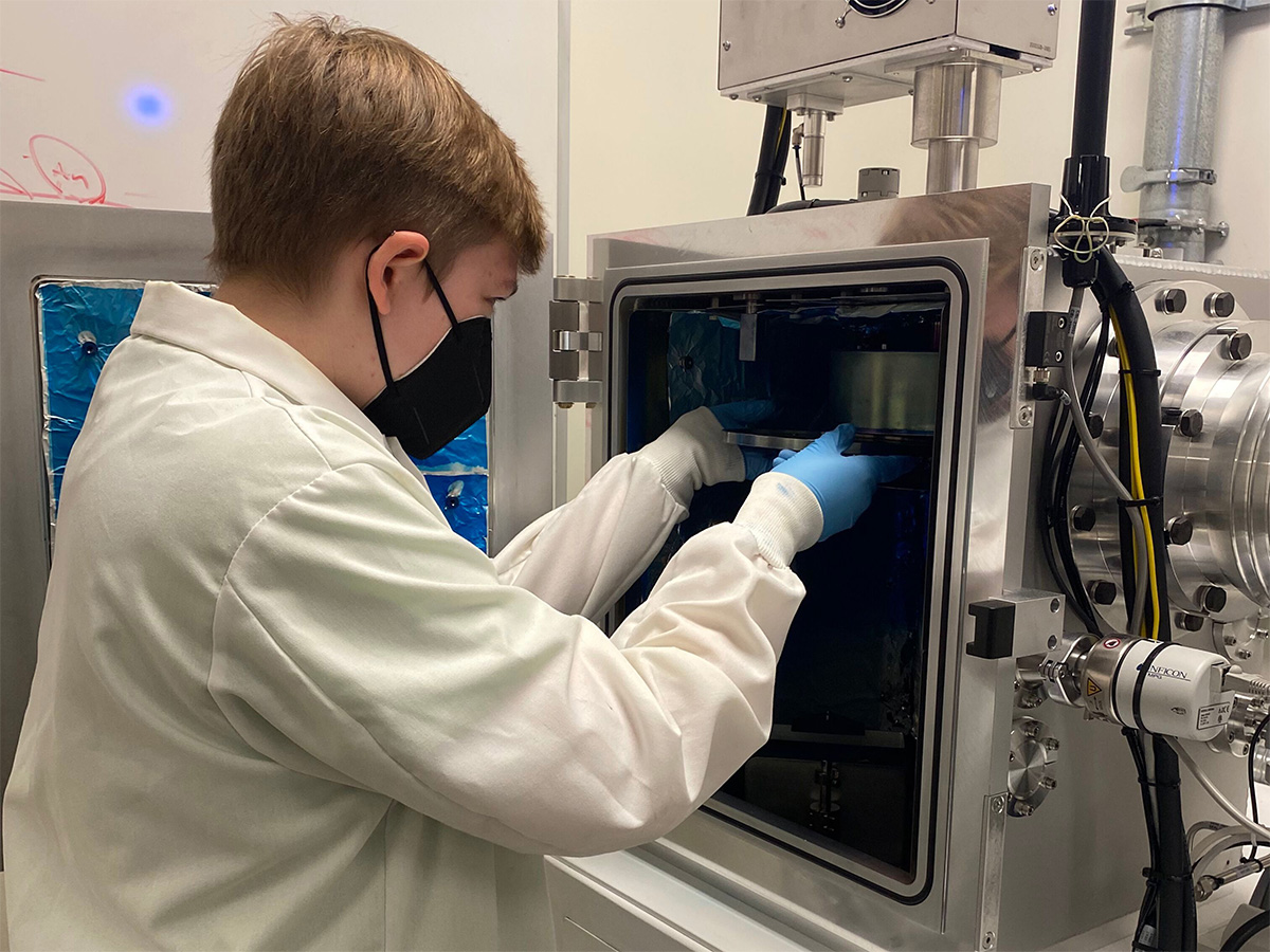 Erin Henkhaus in the lab