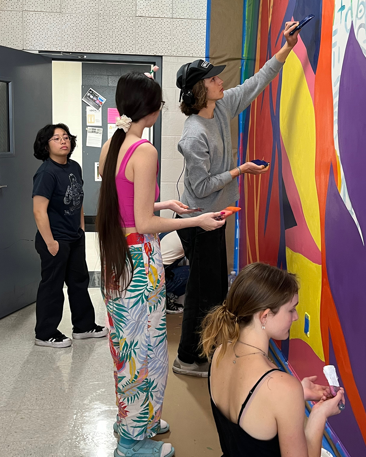 DESN Mural Painting Students