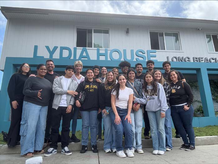 Student Leadership Institute offered creative and engaging arts and crafts activities for Long Beach Rescue Mission residents ~ April 2025