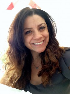 Dr. Maythee Rojas