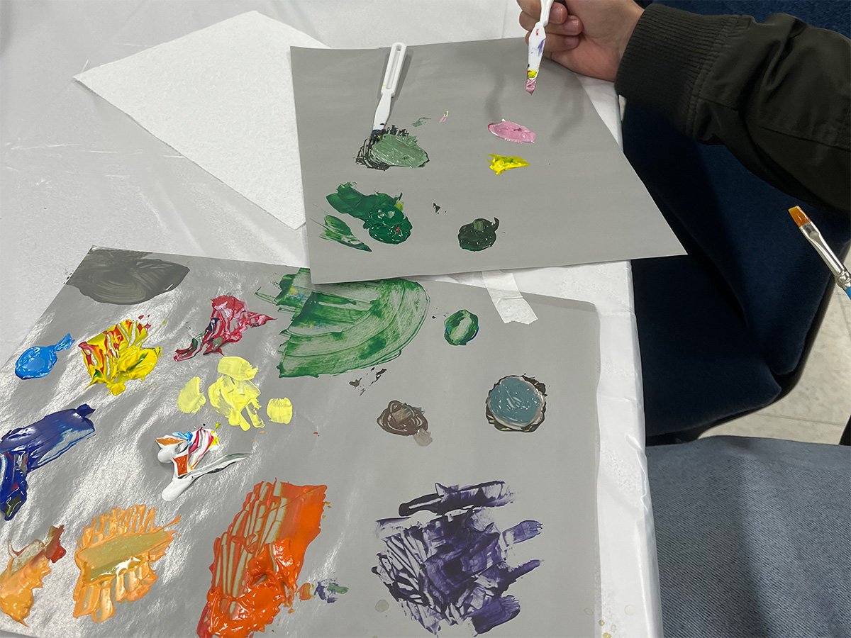 creating a color pallete by mixing colors