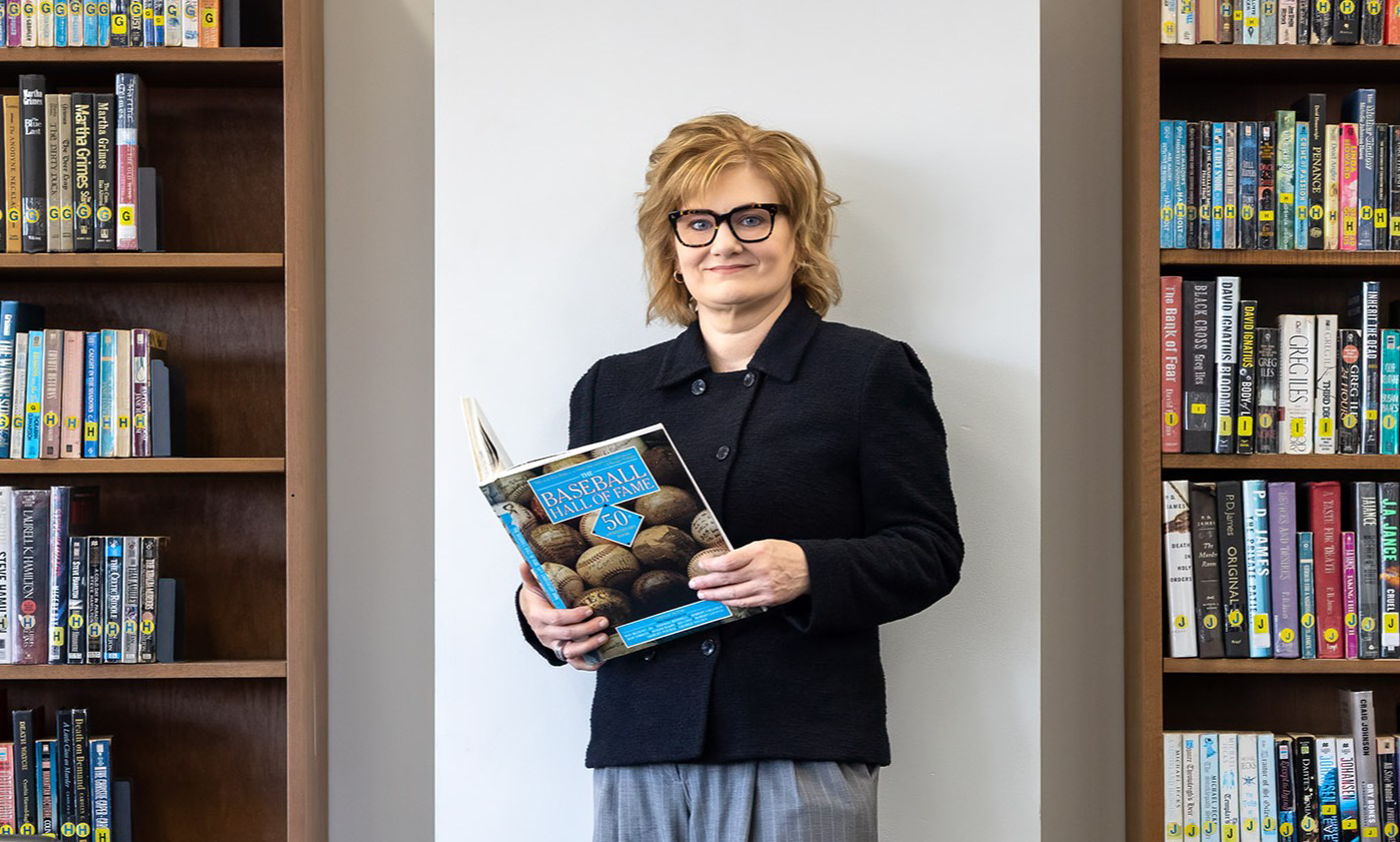 Portrait of Elizabeth Dill, University Library Dean