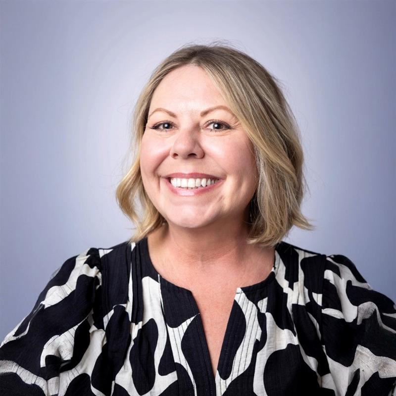 Stacy Dupee headshot