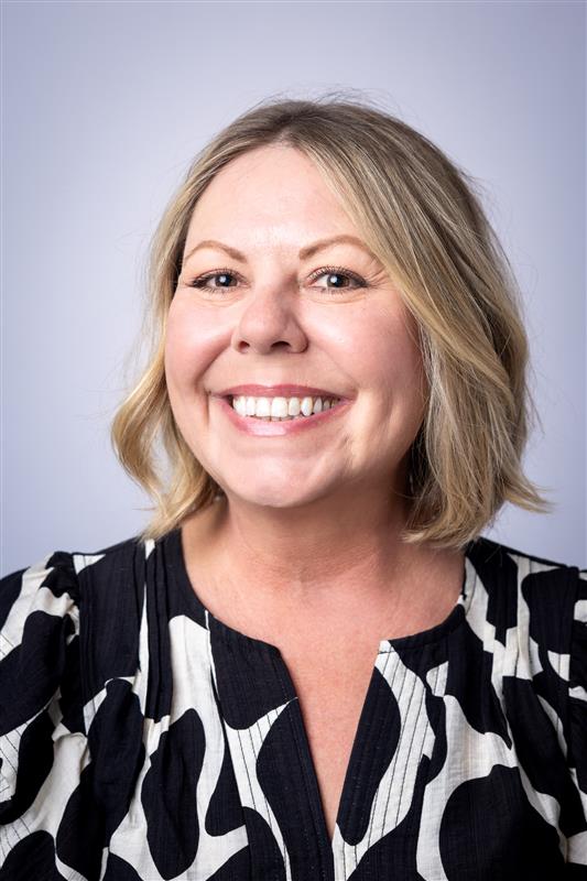 Stacy Dupee headshot