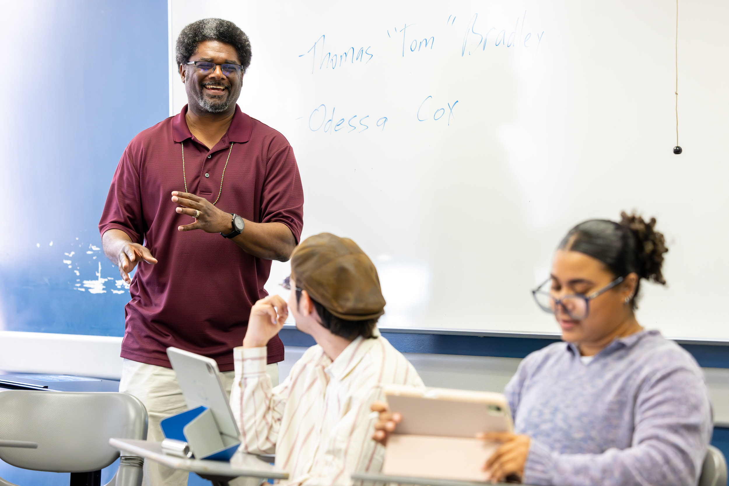 CSULB Africana Studies Professor Keith Claybrook with Students