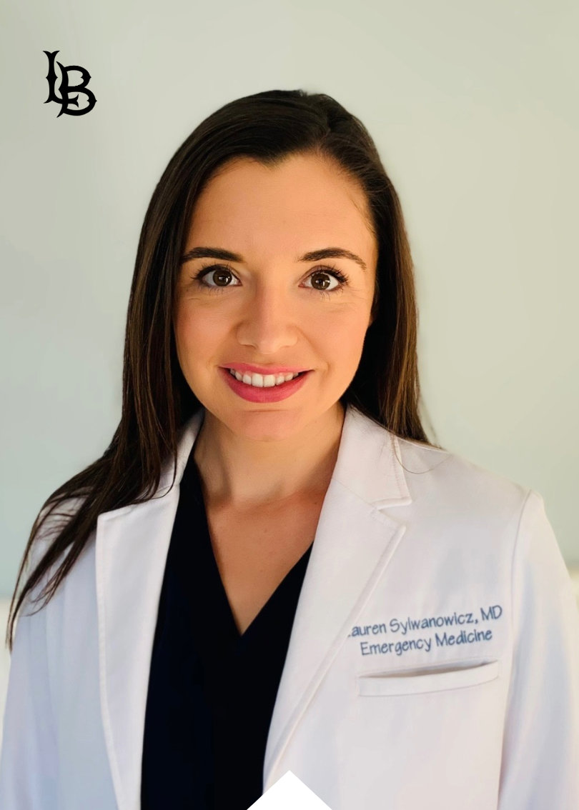 Lauren Sylwanowicz Headshot