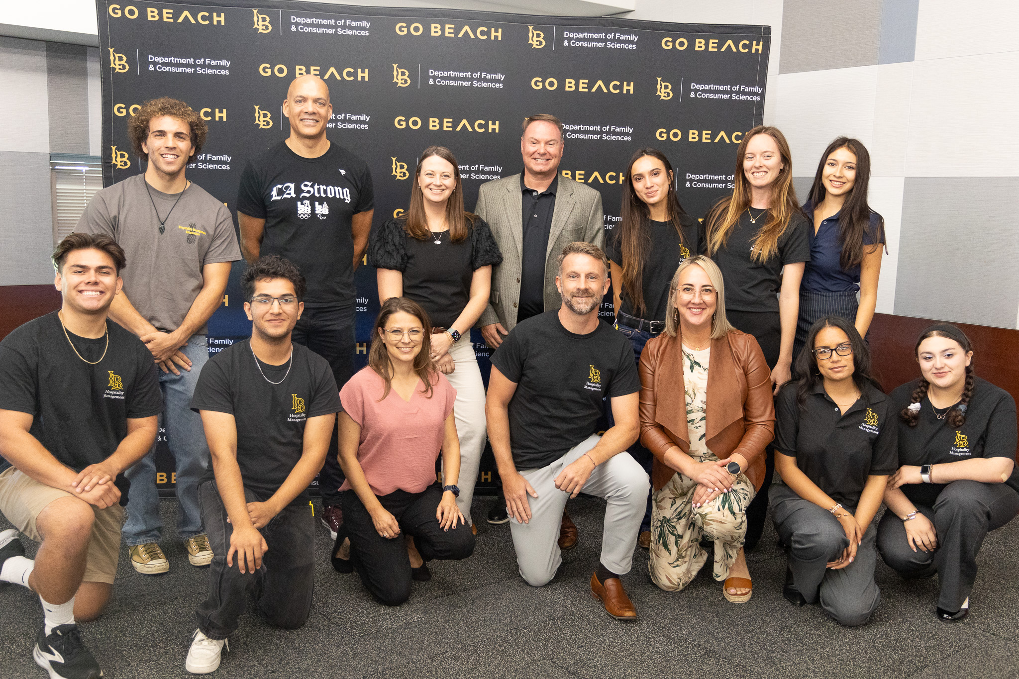 OnLocation group photo with HMA students