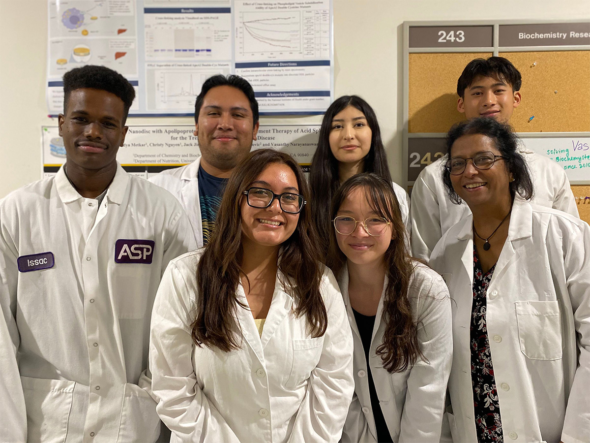 Vas Narayanaswami and student researchers