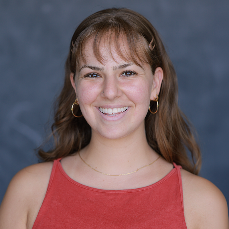 Sofia Linggi-Perez Headshot