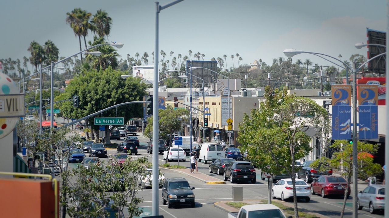 Image: 2nd_st_flags_1_1.jpg