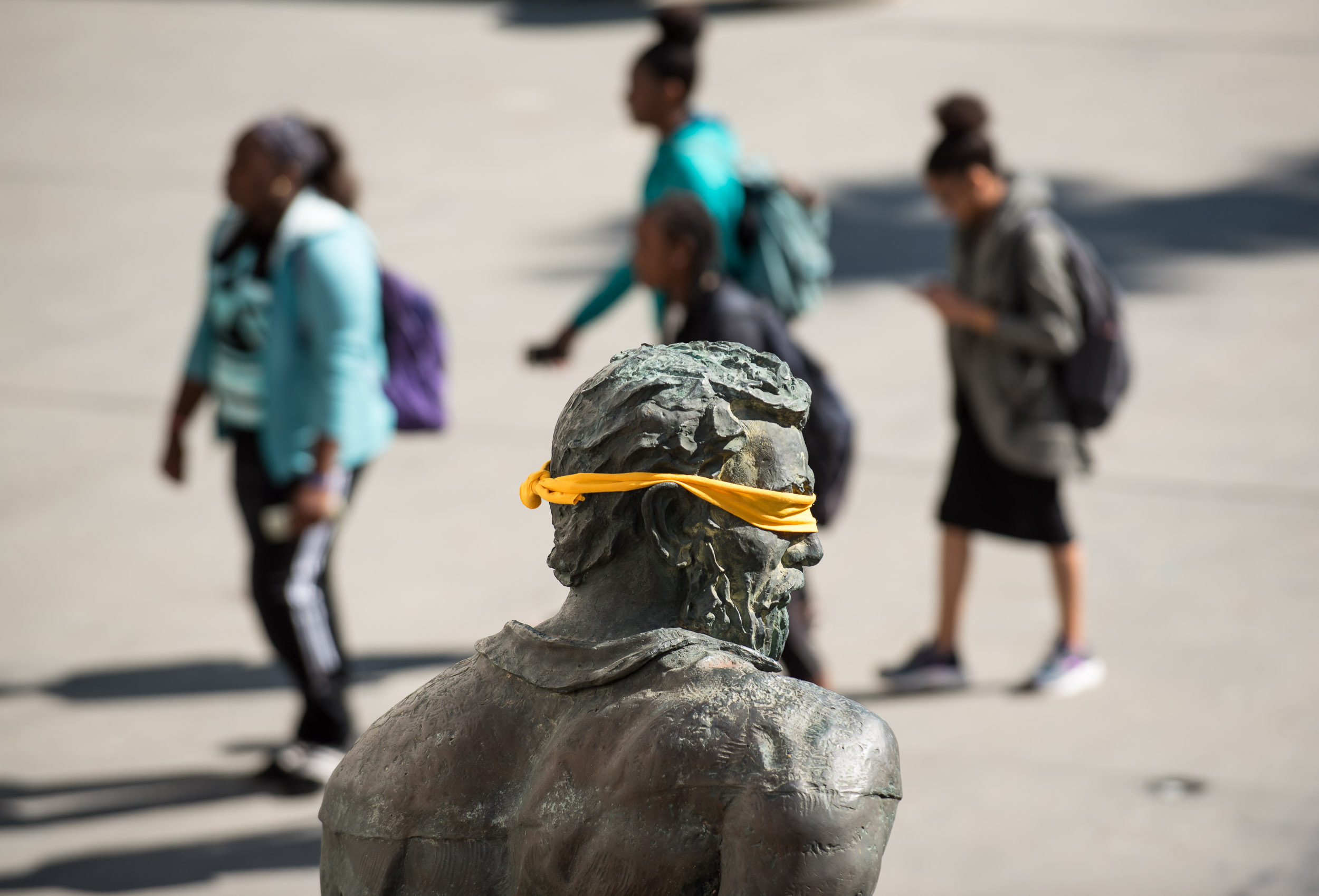 49er statue with blindfold