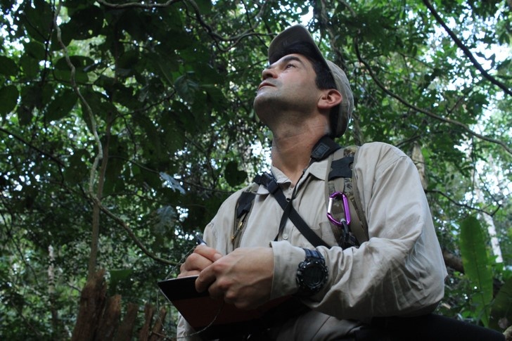 ari_martinez2.jpg Ari Martinez in the field