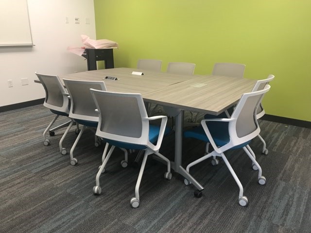 Beach Academic Resource Center Study Area B contains tables and 8 chairs.