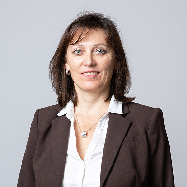 DR. CHRISTIANE BEYER