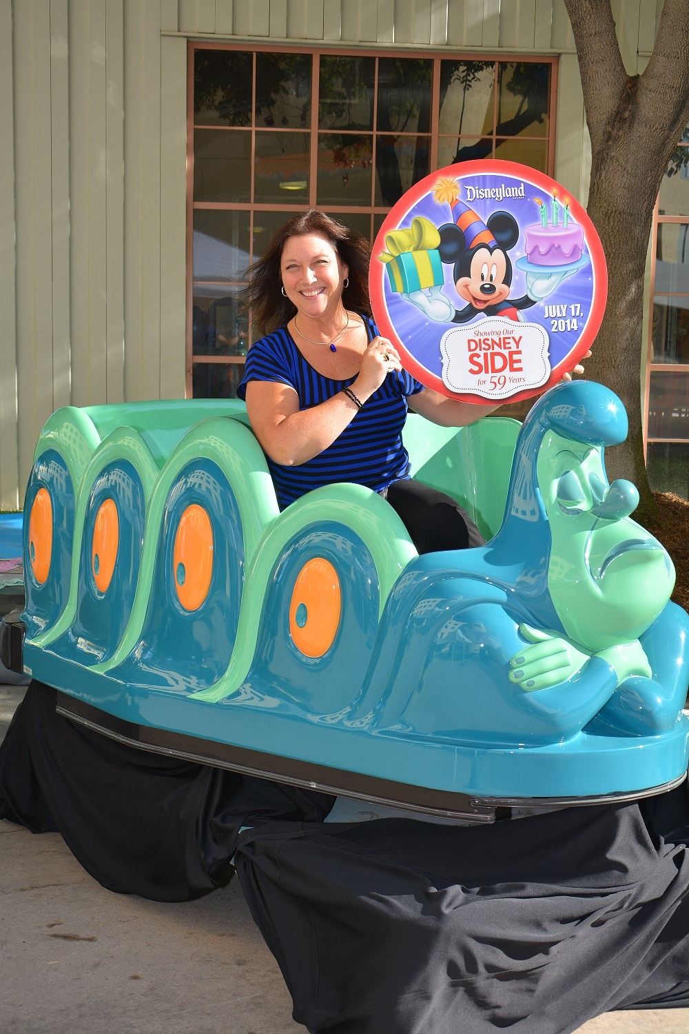 birthday_with_alice_vehicle_2.jpg Joanette Lima Nativo at Disneyland
