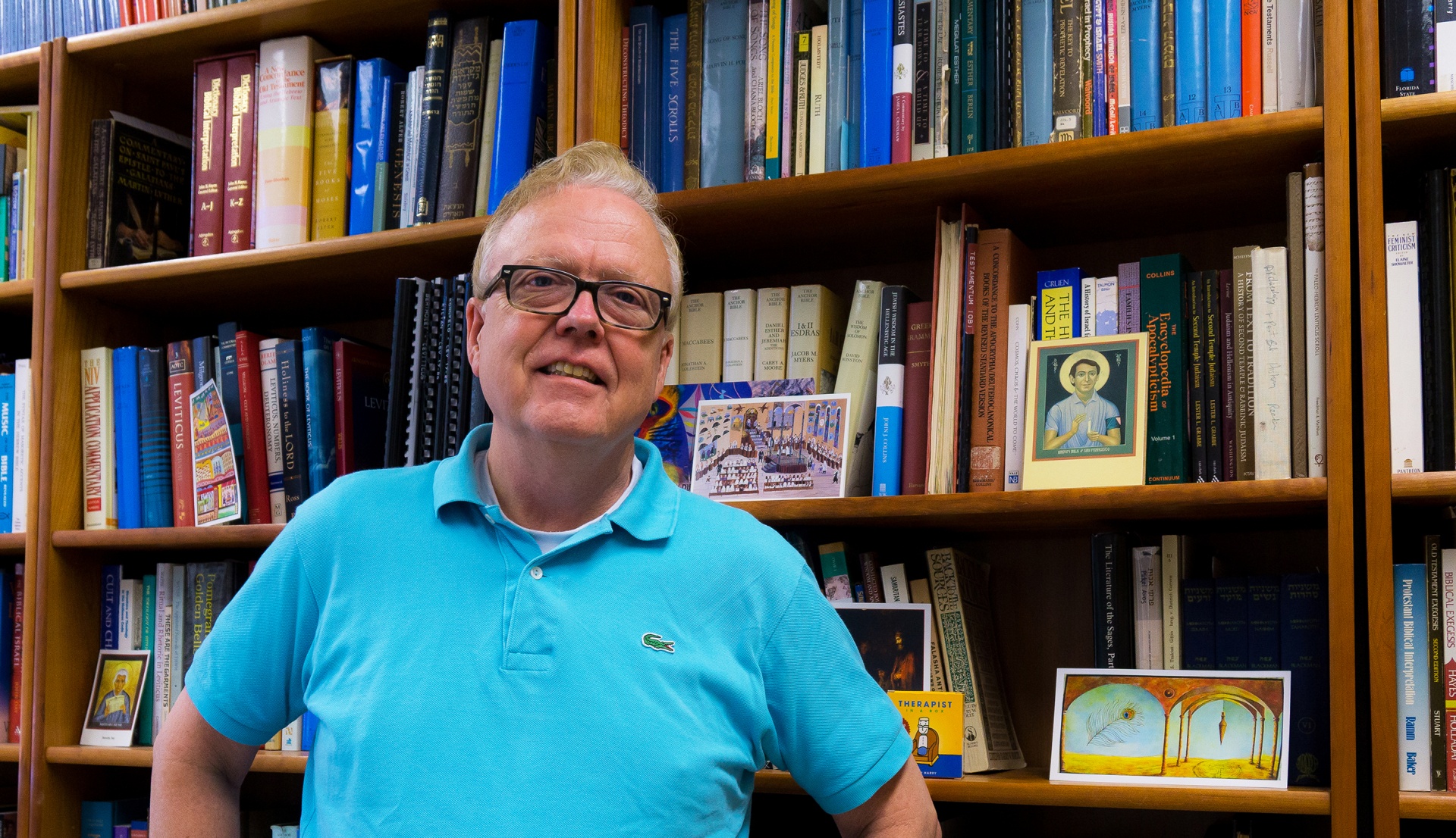bookcase_portrait.jpg David Stewart