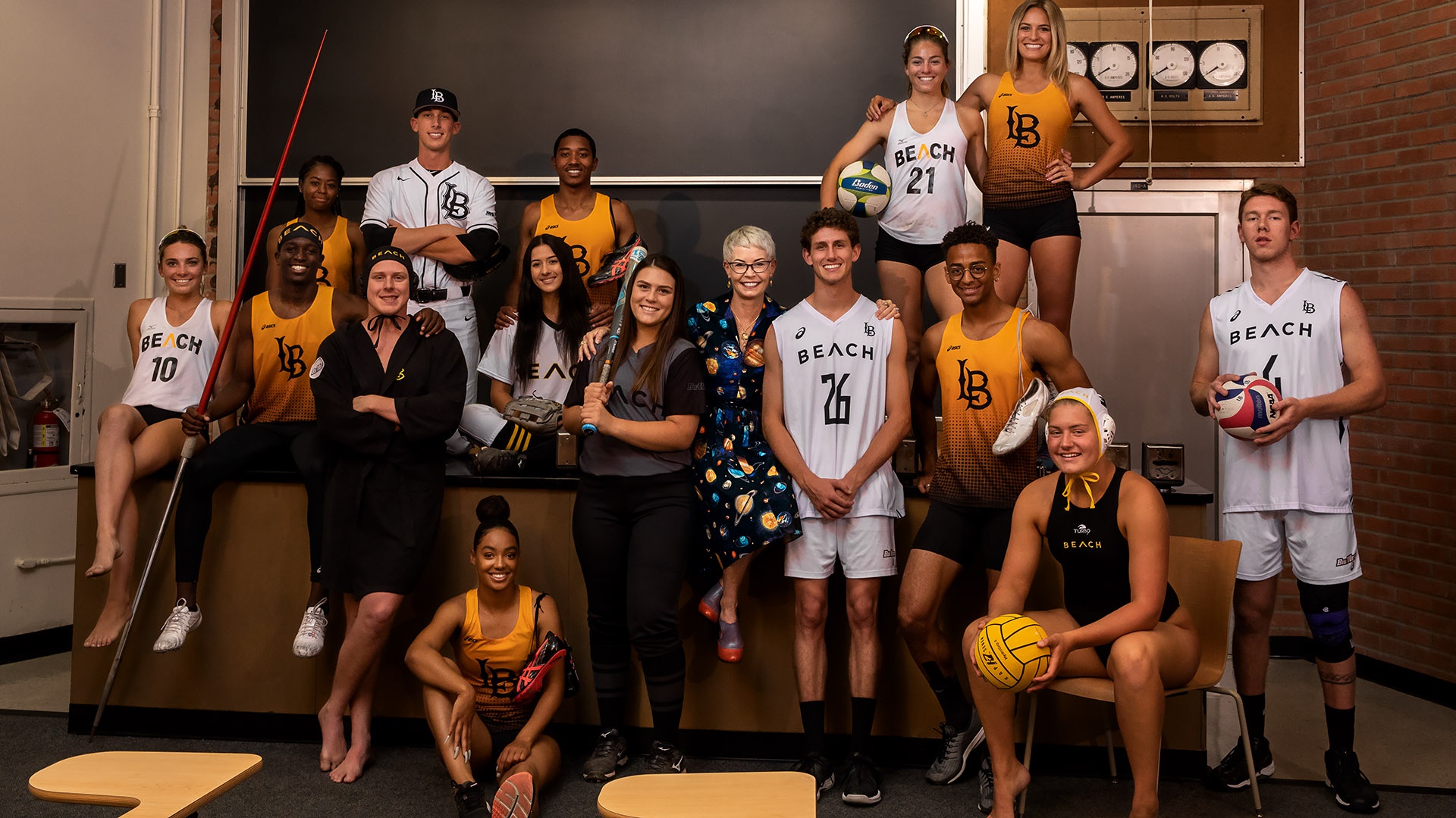 brenda_vogel_slider.jpg Brenda Vogel with athletes