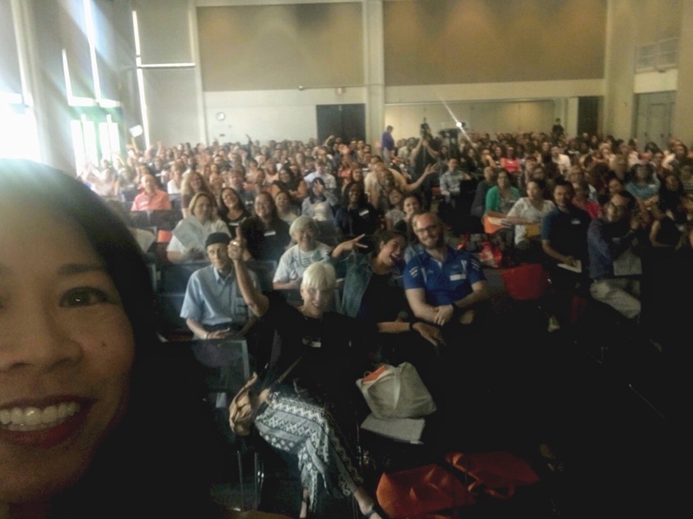 Selfie with Nat Hansuvadha and Audience