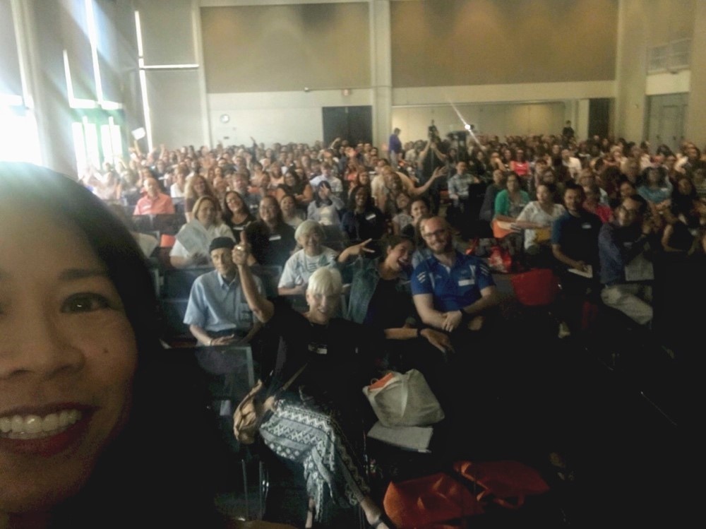 bt_selfie.jpg Selfie with Nat Hansuvadha and Audience