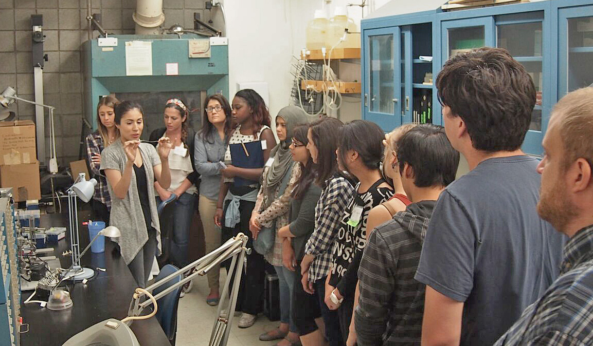 build_uci_visit1-2.jpg BUILD students in a UCI lab
