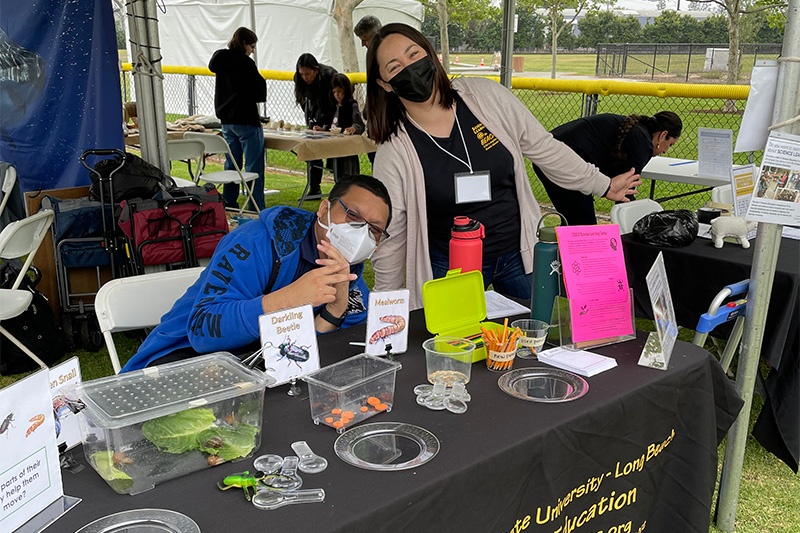 critter_exhibit2.jpg friendly Science Learning Center event staff