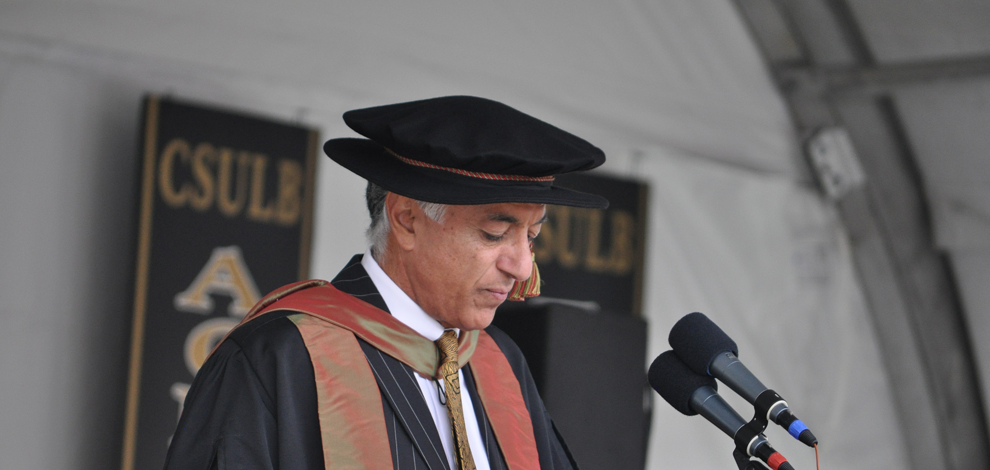 Image: dean_commencement_2016.jpg