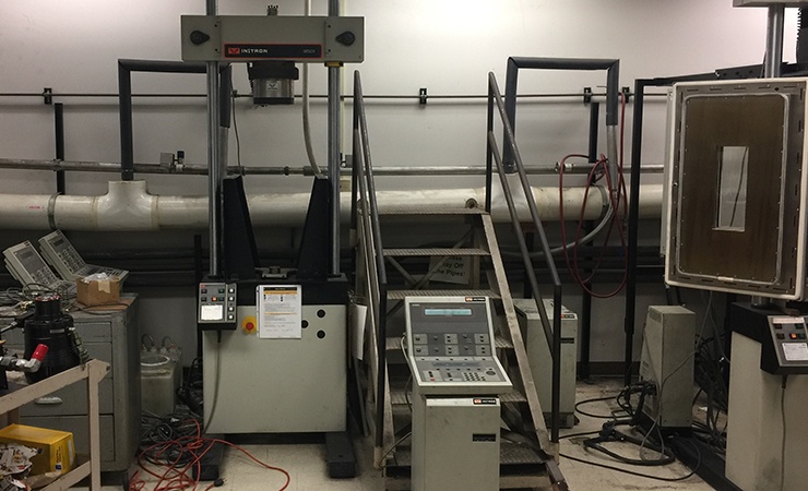 en4_130-instron_8501_100_kn_fatigue_test_system-113526.jpg 8501 100 KN