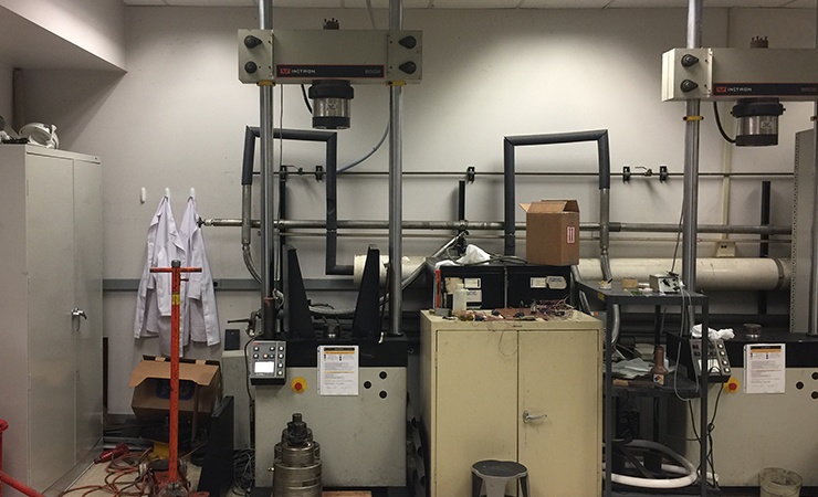 en4_130-instron_8502_250_kn_fatigue_test_system-113525.jpg Instron 8502 250 KN
