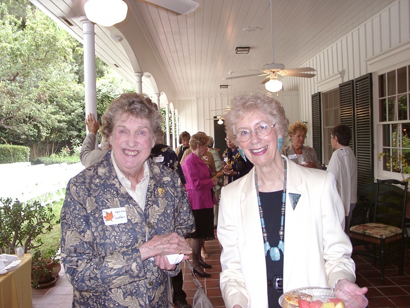 faa_membership_tea_at_the_miller_house_-_csulb_president_residence.jpg Csulb College of the Arts Donors
