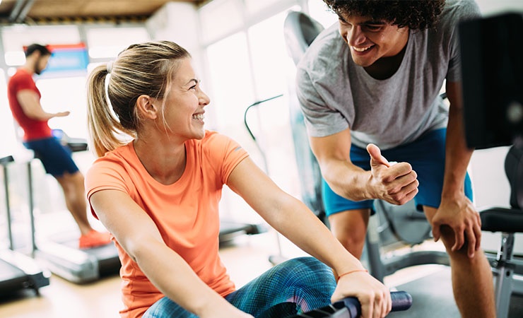 fitness_and_exercise_science.jpg Fitness trainer working with client