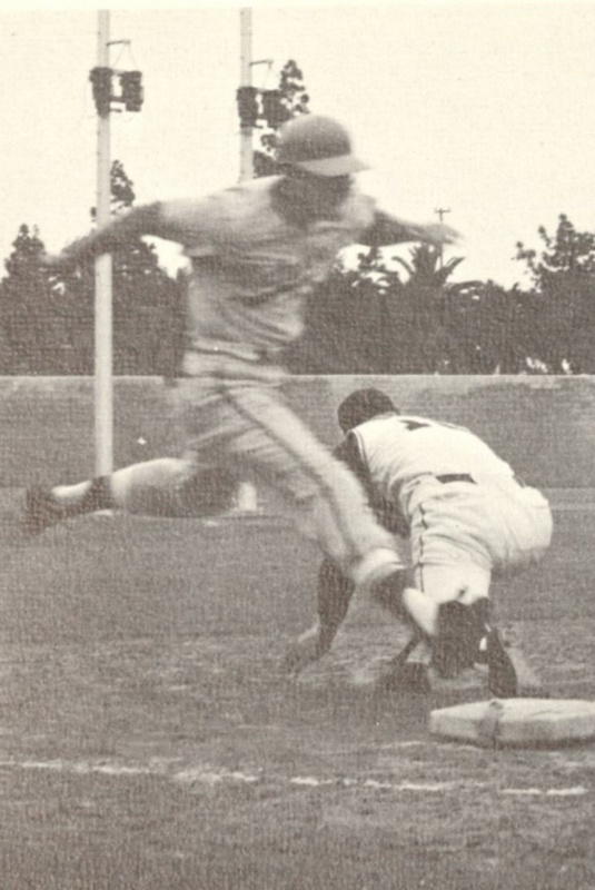 gg_1963_11_01.jpg A 49'er baseman receives the throw in time for put-out in ga