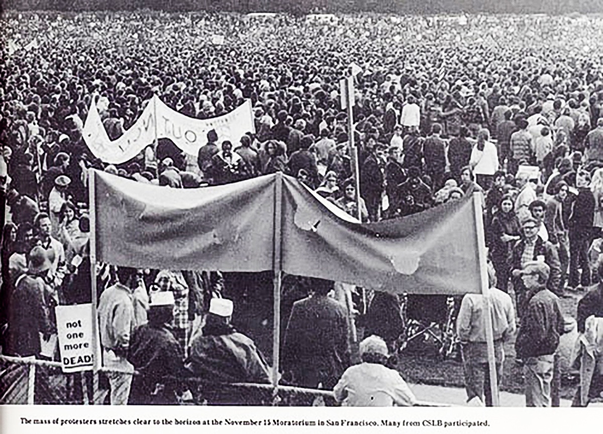 Students march for peace on the streets in protest of the Vi