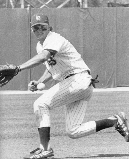 Jason Giambi catching a ball