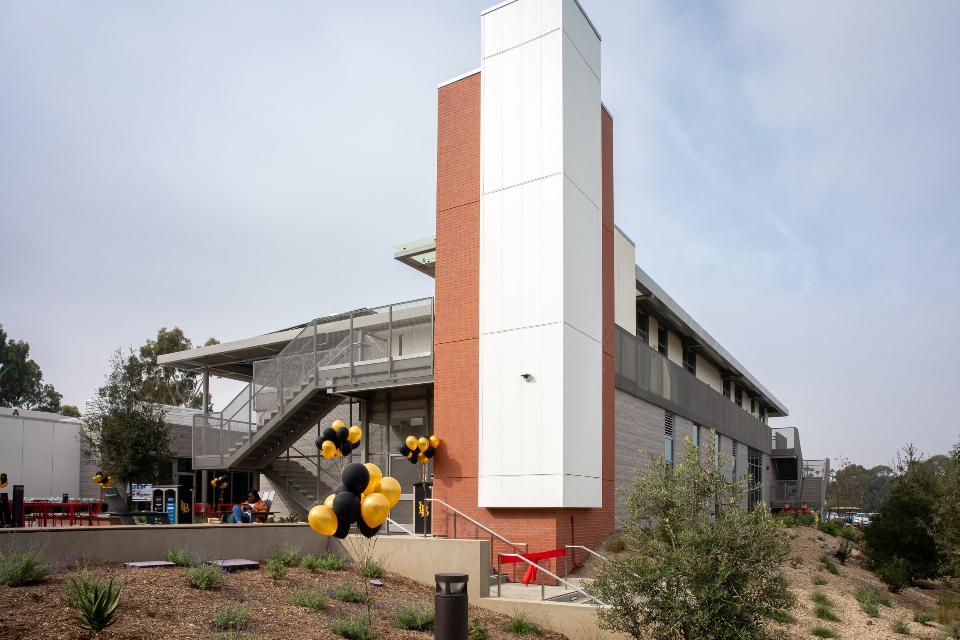 CSULB Hillside Commons building