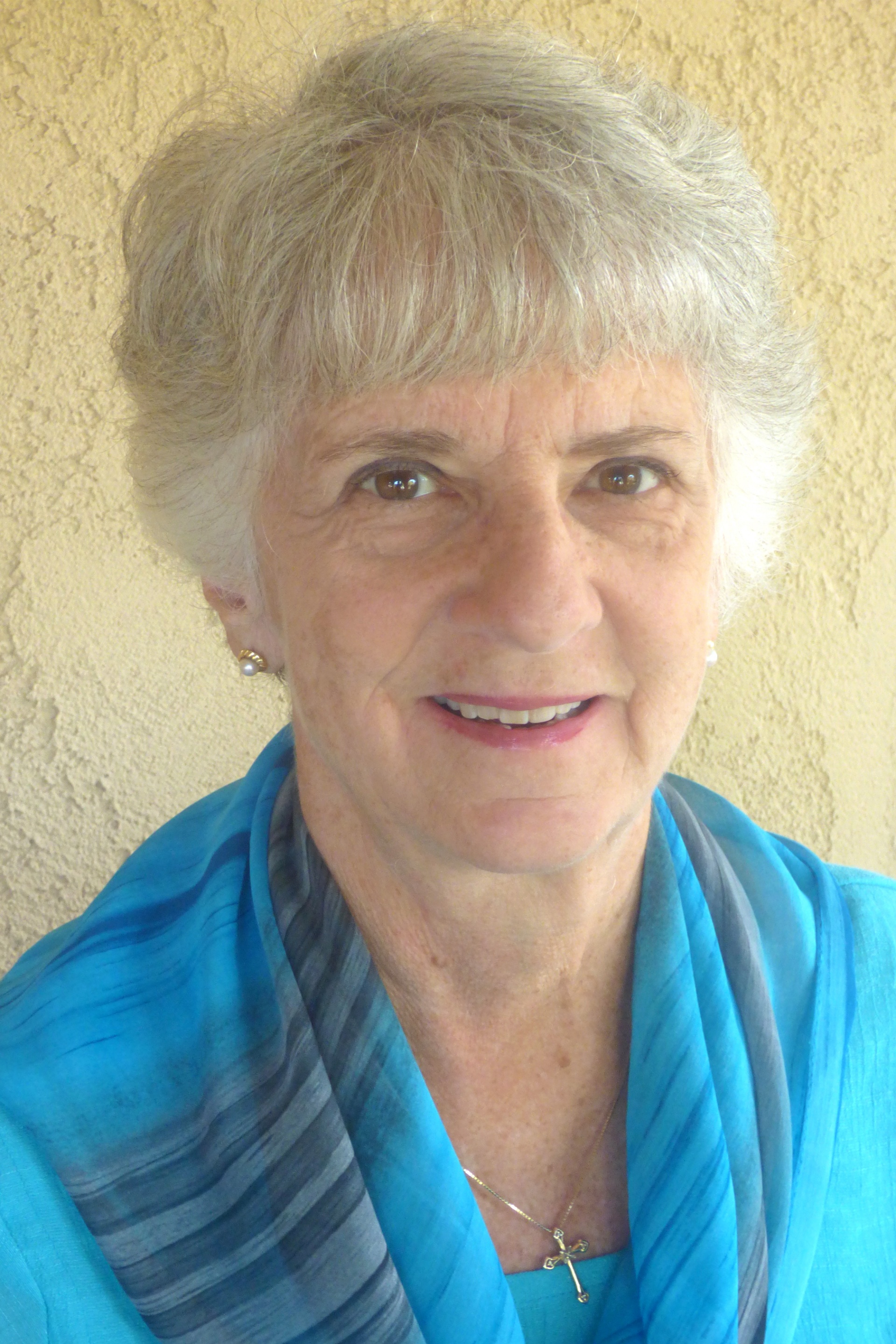 holly_richards.jpg Holly Richards