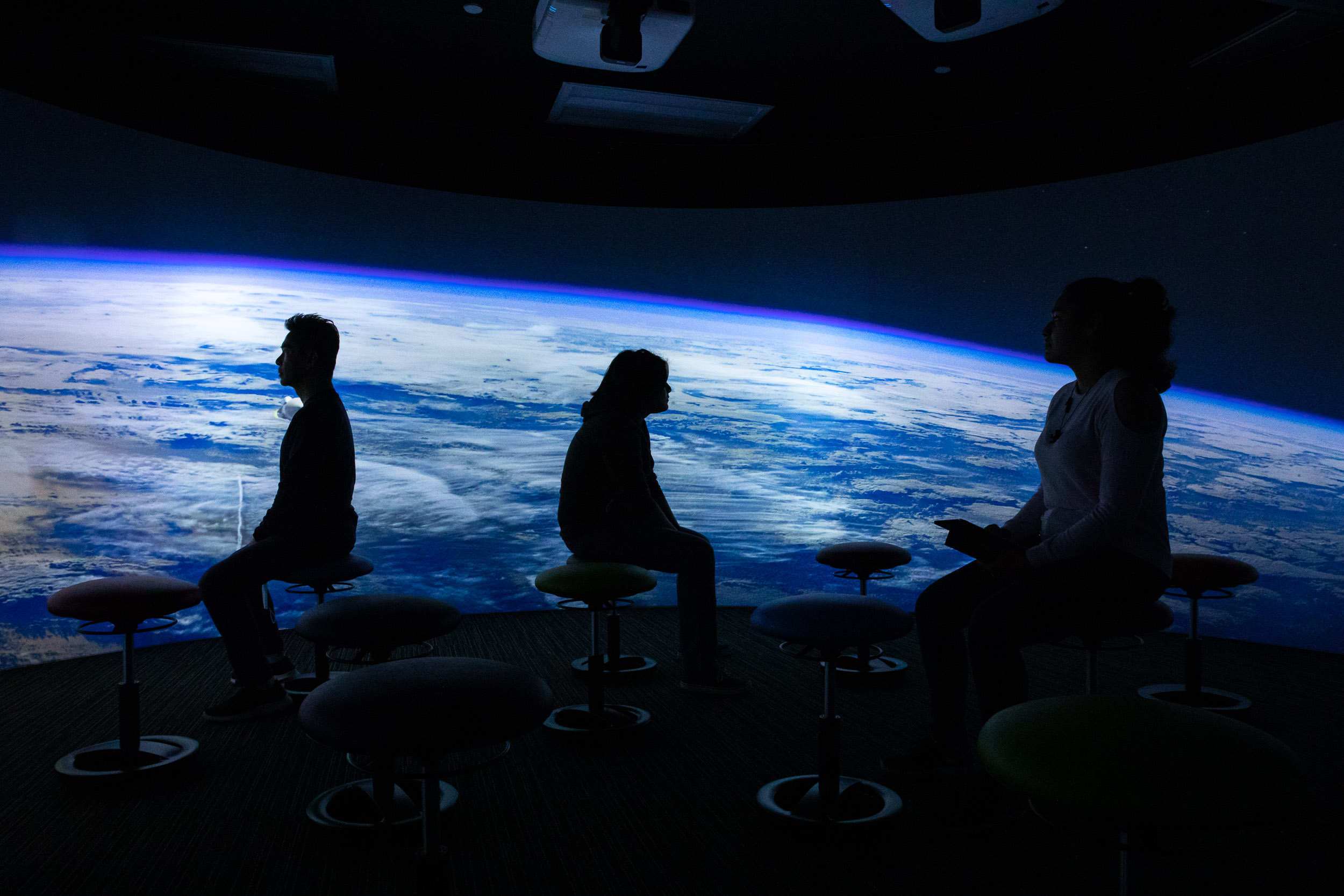 Students experience space in Igloo virtual reality